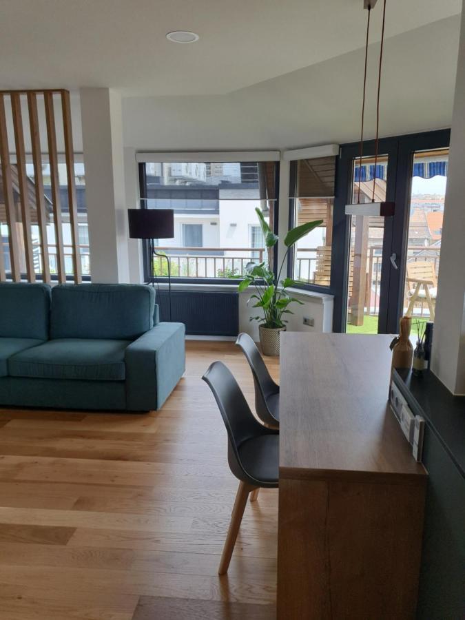 Modern Top Floor Loft With Balcony Budapest Ngoại thất bức ảnh