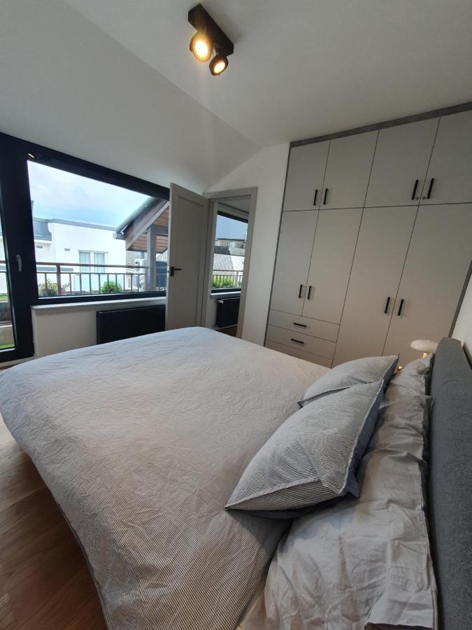 Modern Top Floor Loft With Balcony Budapest Ngoại thất bức ảnh