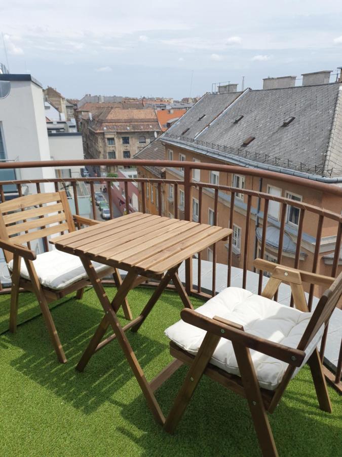 Modern Top Floor Loft With Balcony Budapest Ngoại thất bức ảnh