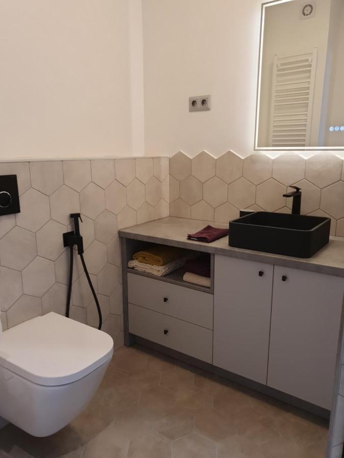 Modern Top Floor Loft With Balcony Budapest Ngoại thất bức ảnh